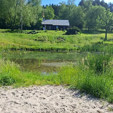 Am Naturteich Mitten Im Gruenen In Alleinlage Entspannen